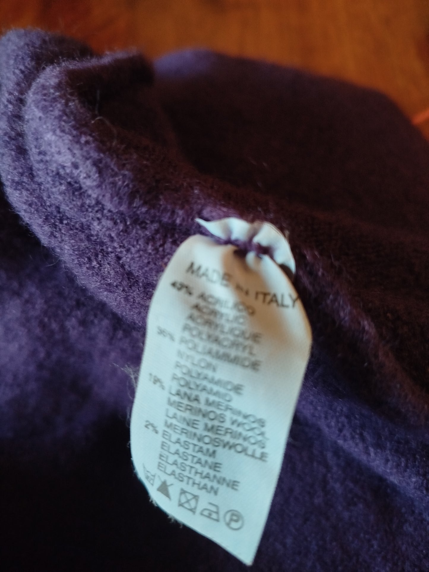 Mini abito viola collo alto