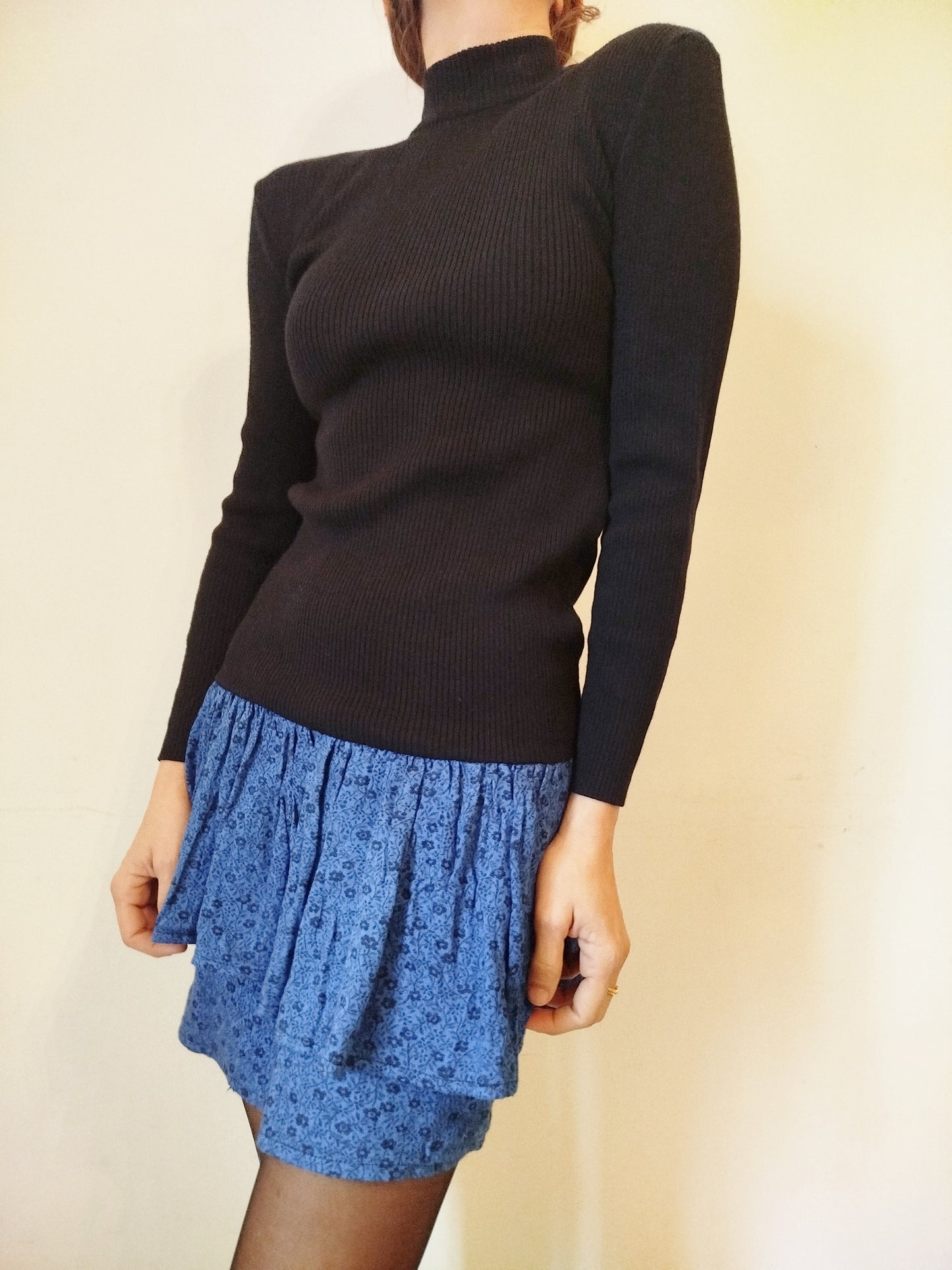 Vestito in maglia con gonnellina a pieghe