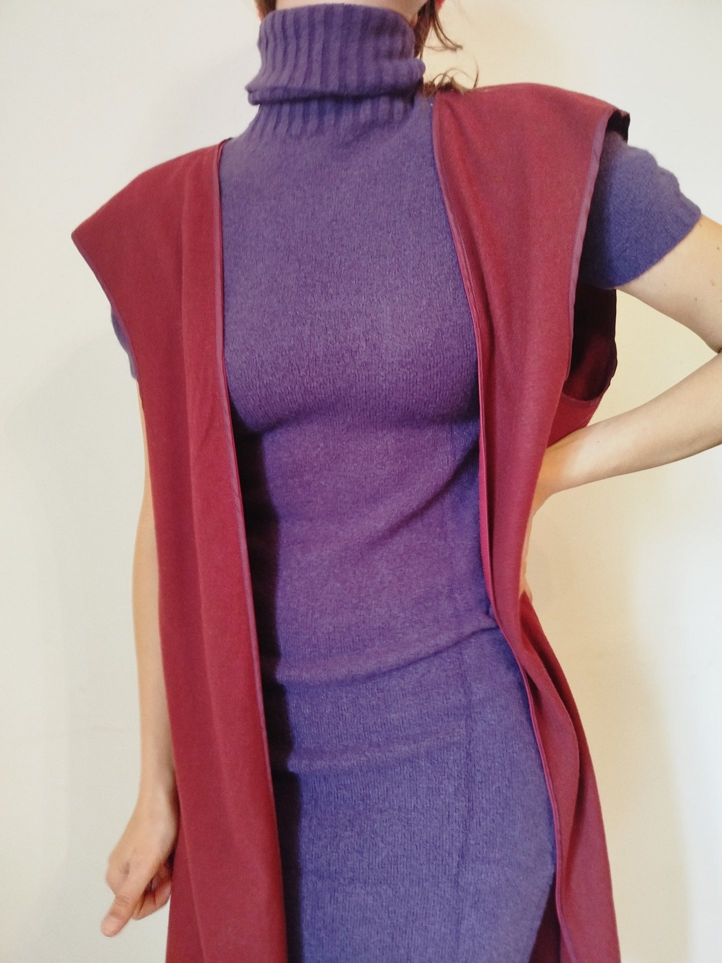 Mini abito viola collo alto