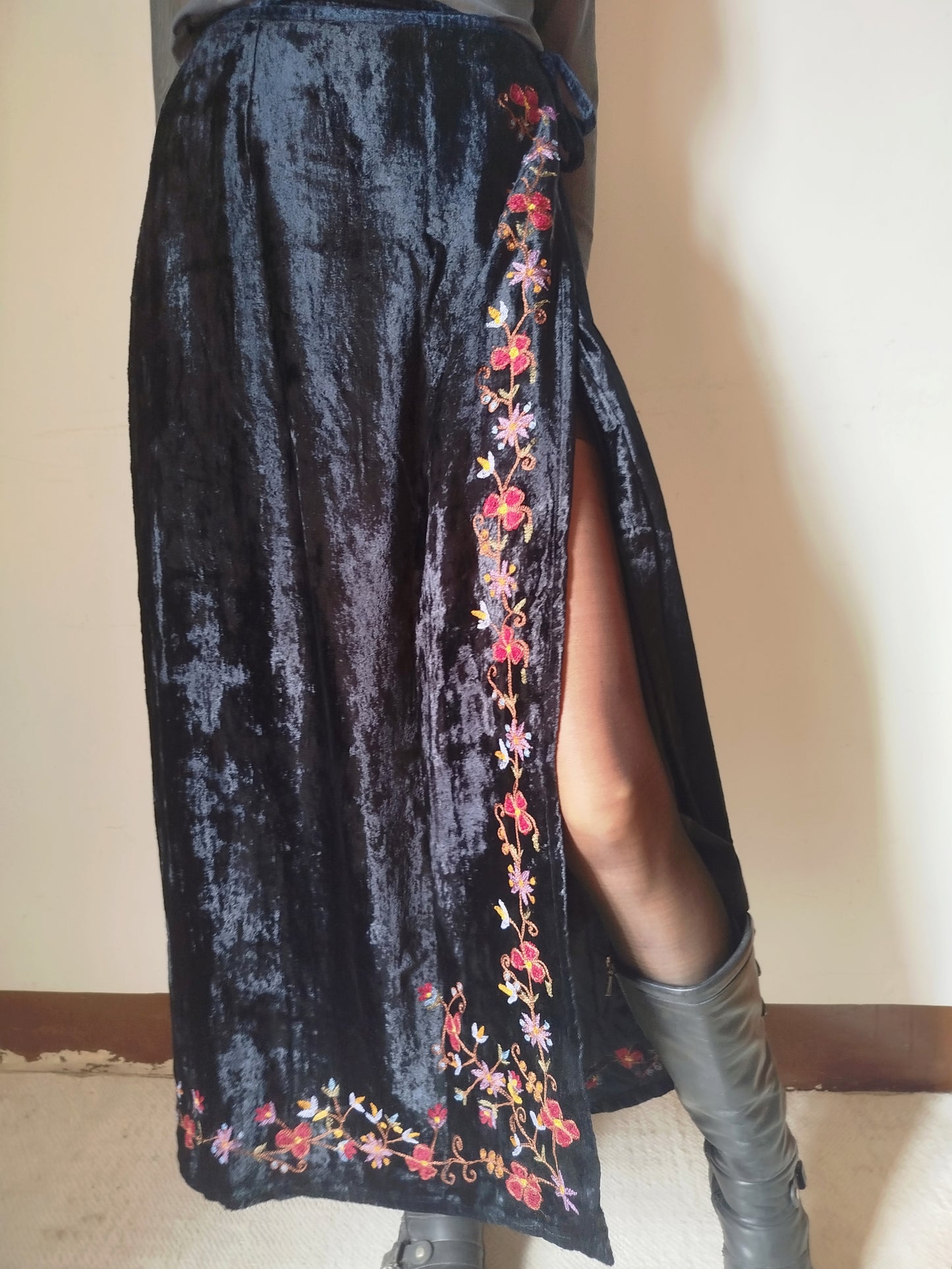 Gonna velluto nero a portafoglio